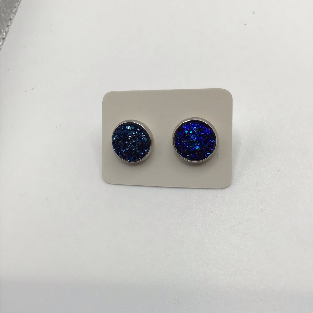 NWT Stunning Sparkling Earrings